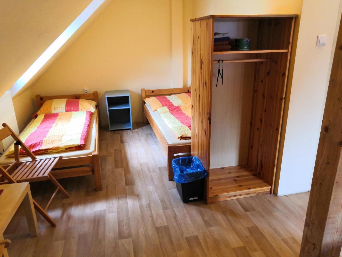 Hostel Skautsky Dom Банська Штявниця Екстер'єр фото