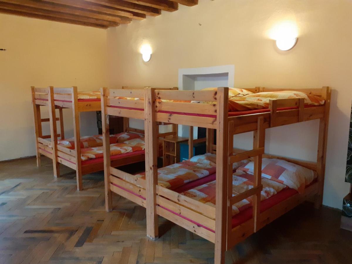Hostel Skautsky Dom Банська Штявниця Екстер'єр фото