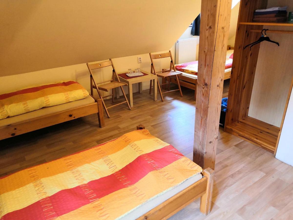 Hostel Skautsky Dom Банська Штявниця Екстер'єр фото