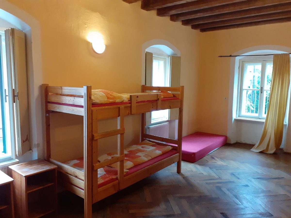 Hostel Skautsky Dom Банська Штявниця Екстер'єр фото