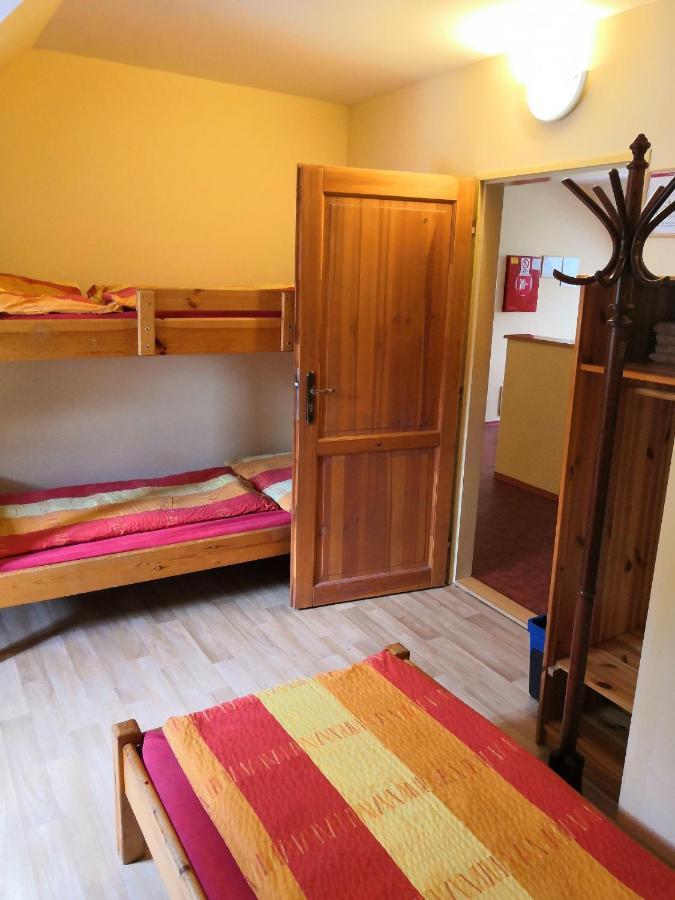 Hostel Skautsky Dom Банська Штявниця Екстер'єр фото