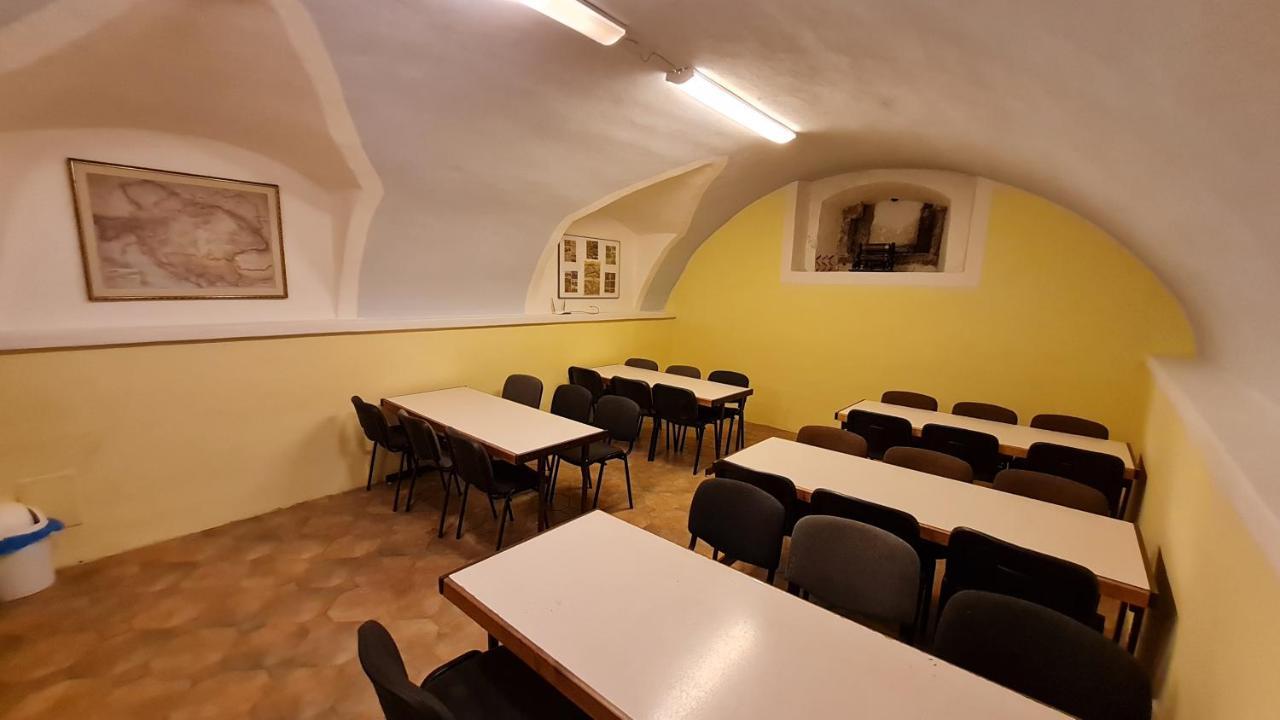 Hostel Skautsky Dom Банська Штявниця Екстер'єр фото