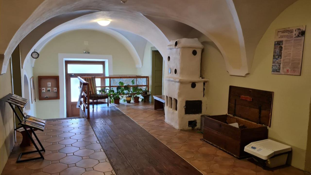 Hostel Skautsky Dom Банська Штявниця Екстер'єр фото